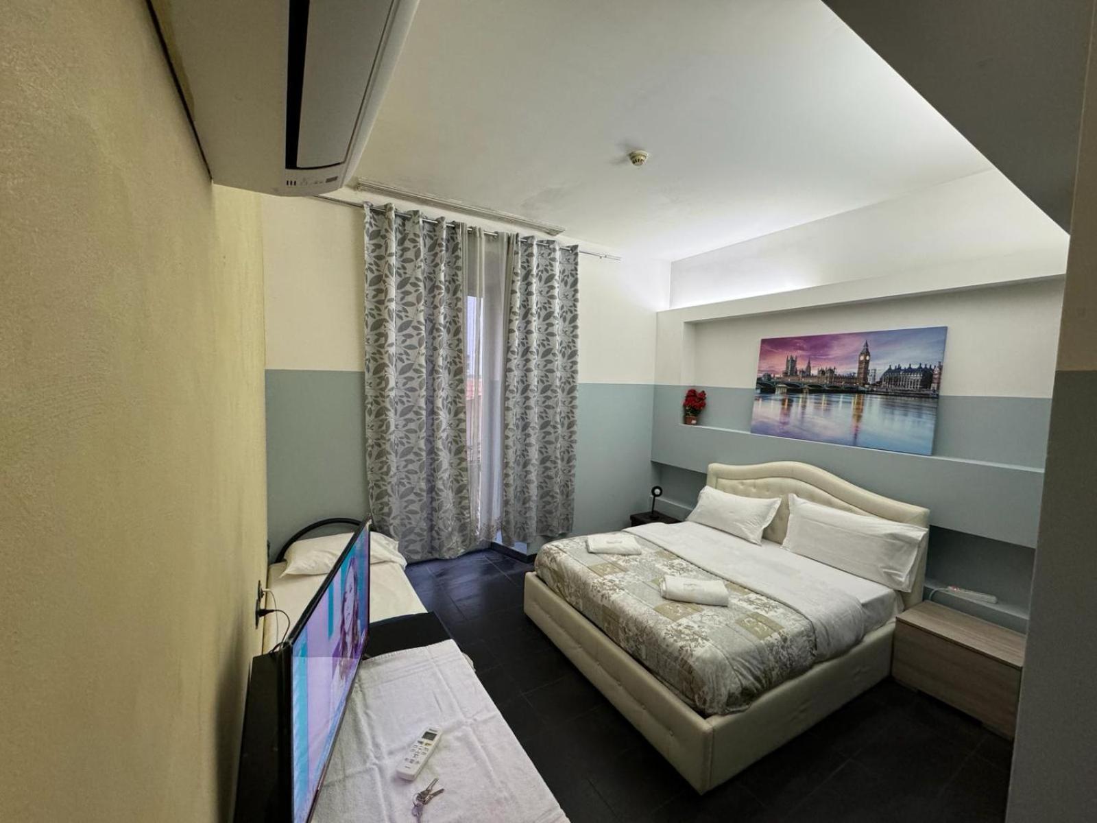 Rainbow Rooms - Rome, Rome